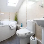 Norwood House 4*