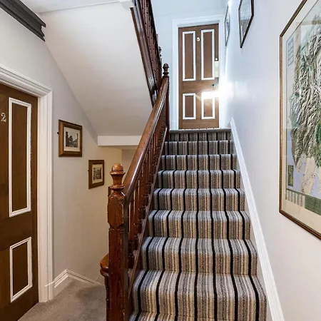 Norwood House 4*