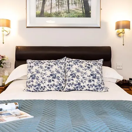 Norwood House 4*