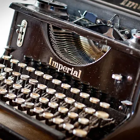 בית הארחה Norwood House 4*